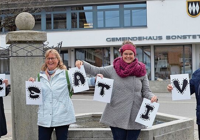 Sie suchen kreative Bonstetter. Von links: Marlies Achermann, Ursula Vergés, Carola Berendts und Erwin Leuenberger von der Kulturkommission. (Bild Thomas Stöckli)