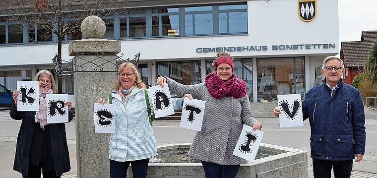 Sie suchen kreative Bonstetter. Von links: Marlies Achermann, Ursula Vergés, Carola Berendts und Erwin Leuenberger von der Kulturkommission. (Bild Thomas Stöckli)