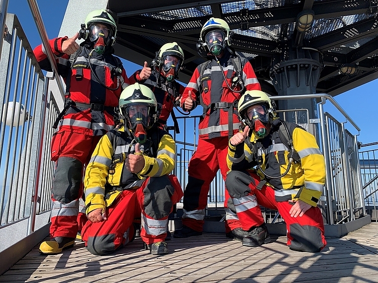 Das «OneMillionRun»-Team der Feuerwehr Affoltern auf dem Üetliberg-Aussichtsturm. Von links: Andreas Haldemann, Roger Hofstetter, Bruno Siegmund (anstelle von René Hofstetter), Bernhard Hug und Michael Huber. (Bild zvg.)
