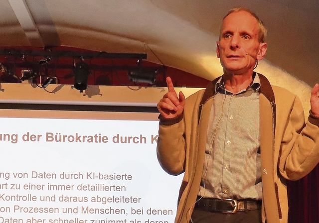 Professor Mathias Binswanger fesselte das Publikum in Affoltern mit seinem Vortrag. (Bild Marcus Weiss)