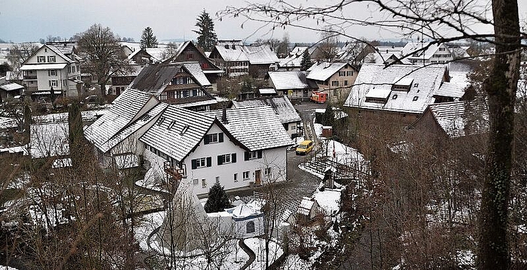 Schnee, aber keine Mobilfunkantennen auf den Hausdächern von Maschwanden. Die Gemeindeversammlung sagte Ja 