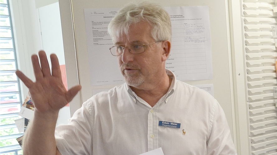 Pflegedienstleiter Edwin Meier führte durchs Haus. Pflegedienstleiter Edwin Meier führte durchs Haus.