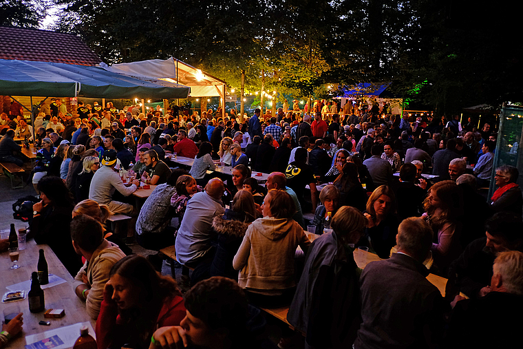 Dank idealen Wetterbedingungen besuchten rund 800 Personen das Uerzliker Waldfest.