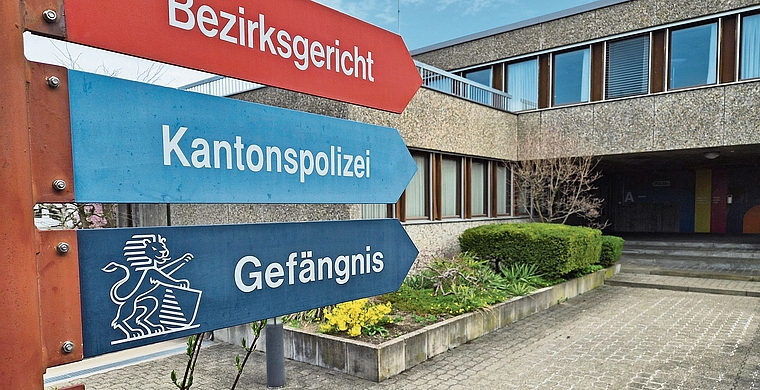 In einzelnen Bereichen – etwa bei Vergewaltigungen oder anderer häuslicher Gewalt – ist der Gang zur Polizei häufiger. Die Dunkelziffer ist gleichwohl hoch. (Bild Werner Schneiter)