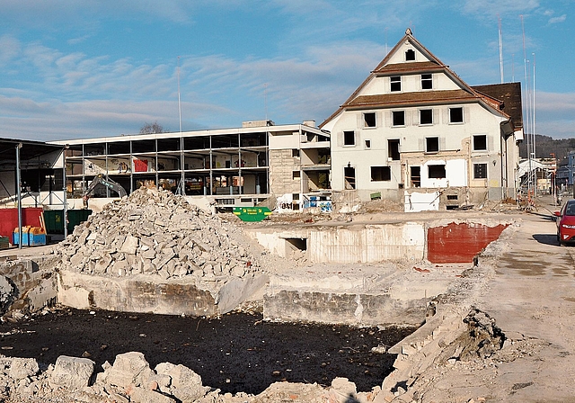 Der Abbruch der OVA-Gebäude im Februar 2011. (Bild Archivbild -ter.)