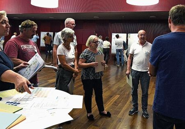 Am Workshop der ZPK zur Gesamtverkehrskonzeption werden die vier Handlungsfelder in Gruppen intensiv diskutiert. (Bild Bernhard Schneider)