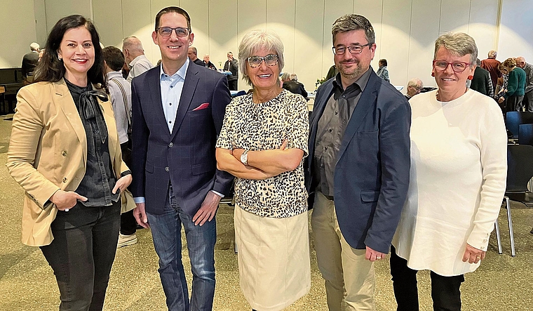 Der frisch nominierte Vorstand an der Mitgliederversammlung. Von links: Alexia Hungerbühler, Präsident Andreas Renggli, Claudia Hurter, Toni Jäggi und Edith Rieser. (Bilder Marianne Voss)