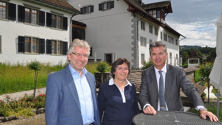 Freuen sich über das rege genutzte Angebot des Klosters Kappel: Markus Sahli, theologischer Leiter (links), Elisabeth Wyss, Bildungsverantwortliche, und Jürgen Barth, Geschäftsführer. (Bild Werner Schneiter)