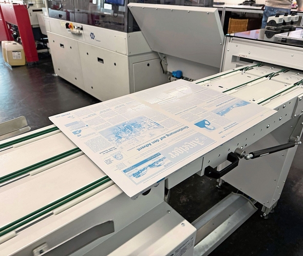 Die Aluminim-Druckplatte mit der Front-Seite des «Anzeigers».