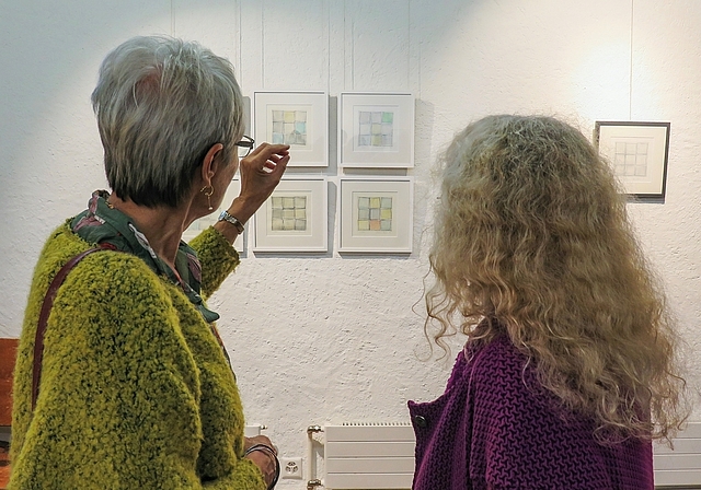 Die Vernissage der Ausstellung von Susanne Baer war ein voller Erfolg. Statt Finissage nun stilles Abräumen der Ausstellung. (Bild Vanja Marty)