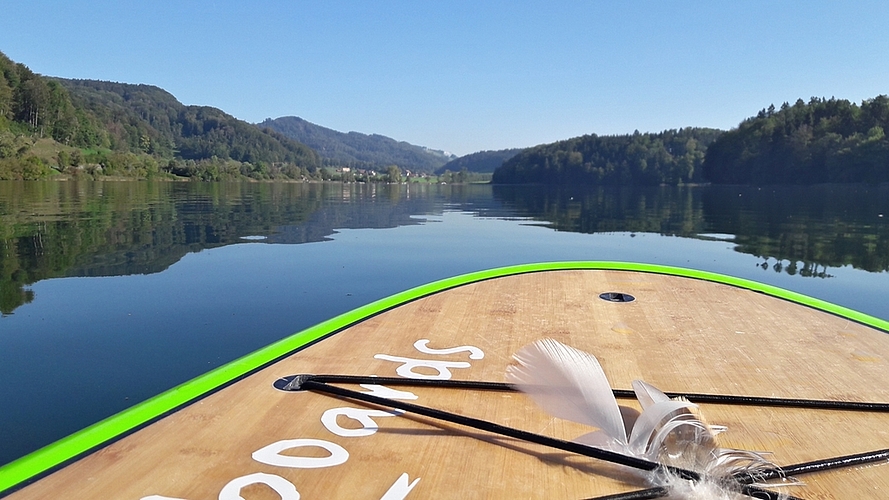 Das Siegerfoto mit dem Stand Up Paddle auf dem Türlersee. <em>(Bilder zvg.)</em> Das Siegerfoto mit dem Stand Up Paddle auf dem Türlersee. <em>(Bilder zvg.)</em>