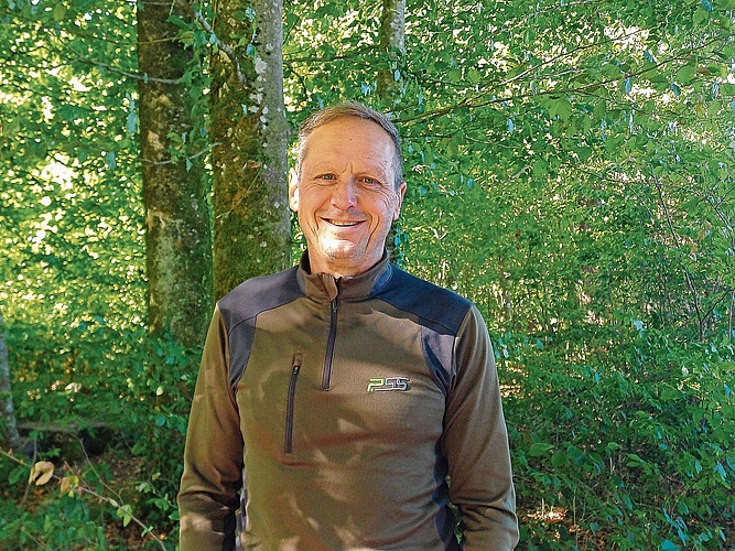 Flurin Farrér, Revierförster des Forstreviers Knonauer Amt Süd. Flurin Farrér, Revierförster des Forstreviers Knonauer Amt Süd.