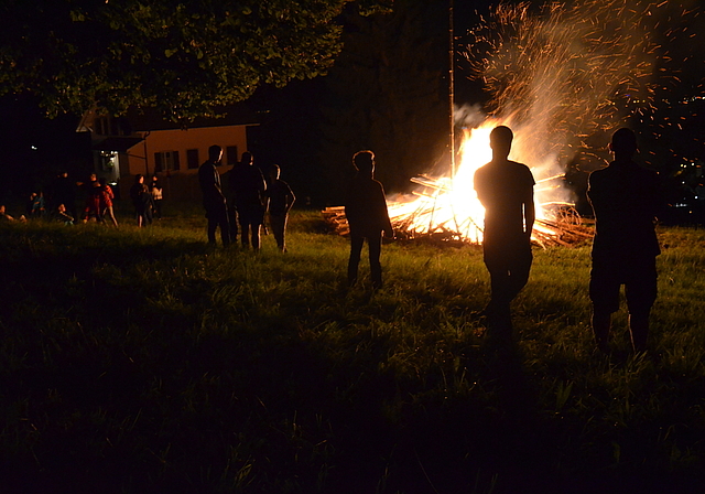 In Mettmenstetten wird auch im Corona-Jahr 2020 das Höhenfeuer in Szene gesetzt. (Archivbild Thomas Stöckli)