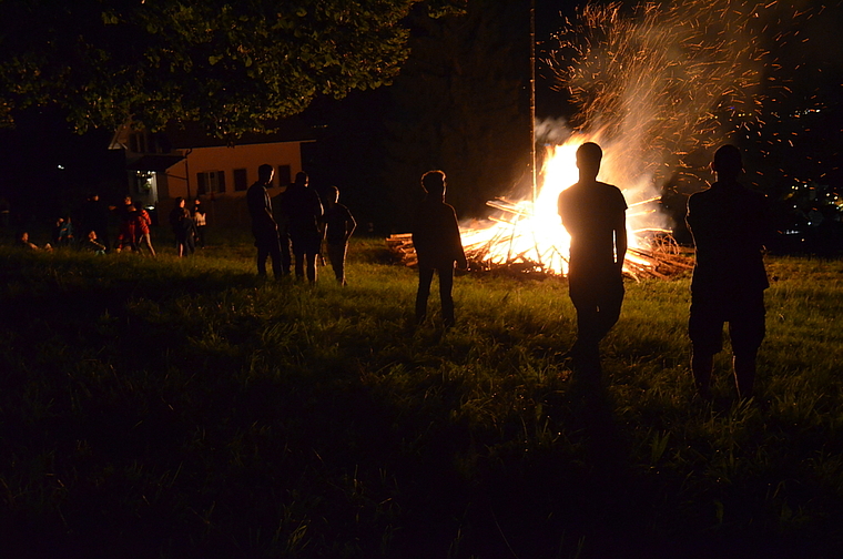 In Mettmenstetten wird auch im Corona-Jahr 2020 das Höhenfeuer in Szene gesetzt. (Archivbild Thomas Stöckli)
