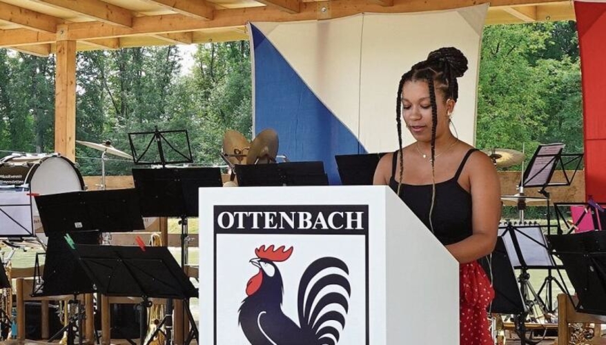 Khymona Blake während ihrer 1.-August-Ansprache. (Bild Livia Häberling)