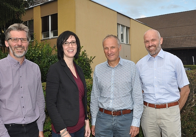 Nach der Vertragsunterzeichnung am Sitz der Dileca in Affoltern, von links: Obrist-Geschäftsführer Thomas Meier, Inhaberin Sabine Bärlocher, Dileca-Geschäftsführer Franz Liebhart und Dileca-Präsident Andreas Binder. (Bild Werner Schneiter)