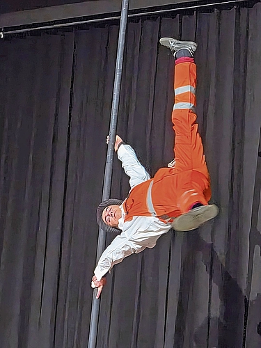 Kraftakte an der Stange: Silvio Sotirov begeisterte das Publikum.