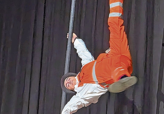 Kraftakte an der Stange: Silvio Sotirov begeisterte das Publikum.