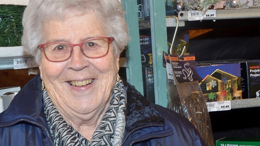 Margrit Rinderknecht, Pensionärin, Obfelden: Keine Vorsätze, die halte ich sowieso nicht ein. Mein 80. Geburtstag war das schönste Ereignis in diesem Jahr. Gesundheit und weiterhin viele Erlebnisse mit meinen Freunden sind meine wichtigsten Wünsc Margrit Rinderknecht, Pensionärin, Obfelden: Keine Vorsätze, die halte ich sowieso nicht ein. Mein 80. Geburtstag war das schönste Ereignis in diesem Jahr. Gesundheit und weiterhin viele Erlebnisse mit meinen Freunden sind meine wichtigsten Wünsche. Ebenfalls weiterhin viele fröhliche Treffen mit meiner Familie und lieben Freunden.