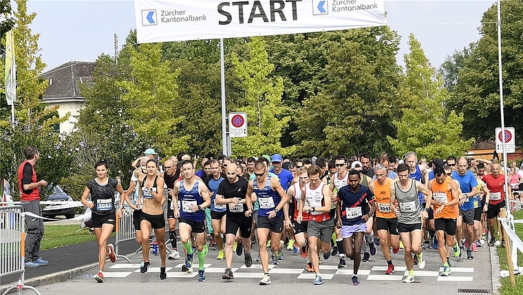 Der letzte Startschuss zum Türlerseelauf. <em>(Bild Photopress, Moritz Hager)</em>