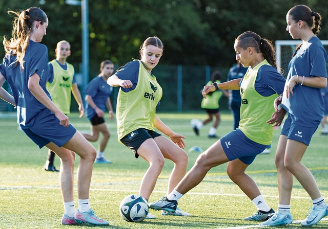 C-Juniorinnen des FC Affoltern beim Training (von links): Noemi, Freia, Maria und Aurora. (Bild Nico Ilic)