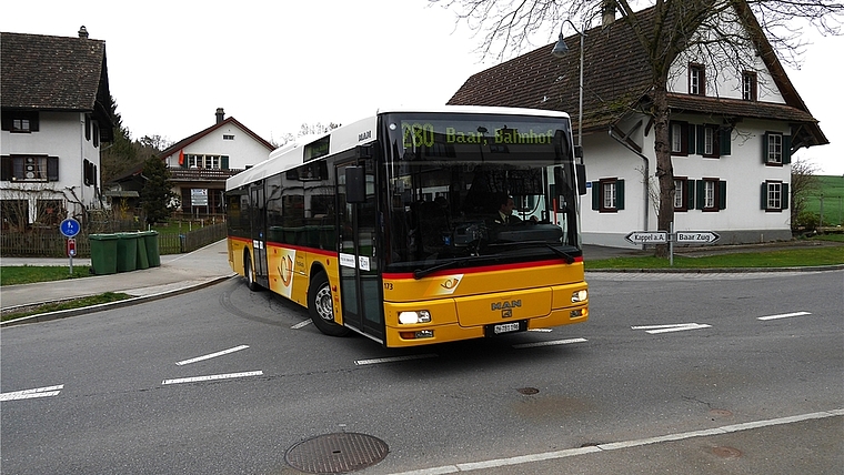 Unterschriftensammlung gegen die geplanten Fahrplanänderungen bei der Postauto-Linie 280: Mit einem zusätzlichen Schnellkurs 281, der Uerzlikon auslässt, würde wieder der Stunden- anstatt der Halbstundentakt im Kappeler Dorf eingeführt. (Bild Ma