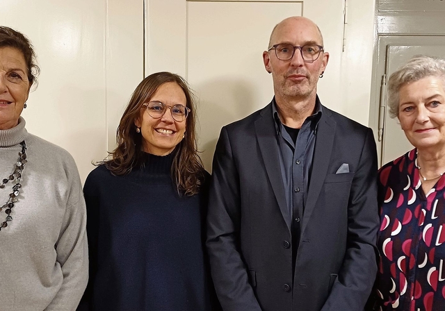 Von links: Barbara Brugger, Kommission für Altersfragen, KofAM; Gabriela Hofer, Stellenleiterin Suchtprävention Dietikon und Affoltern; Marcel Eicher, Gemeinderat und Vorsitzender der Kommission für Altersfragen, KofAM, und Vreni Spinner, Gemeinde