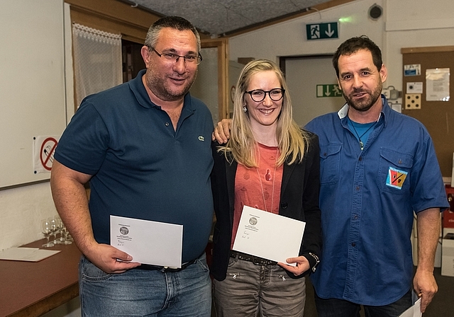 Von links: Michael Suter, Gewinner Kategorie D, Bettina Bereuter, Gewinnerin Kategorie A und OK-Präsident Ueli Müller. (Bilder Andrea Bolliger)

