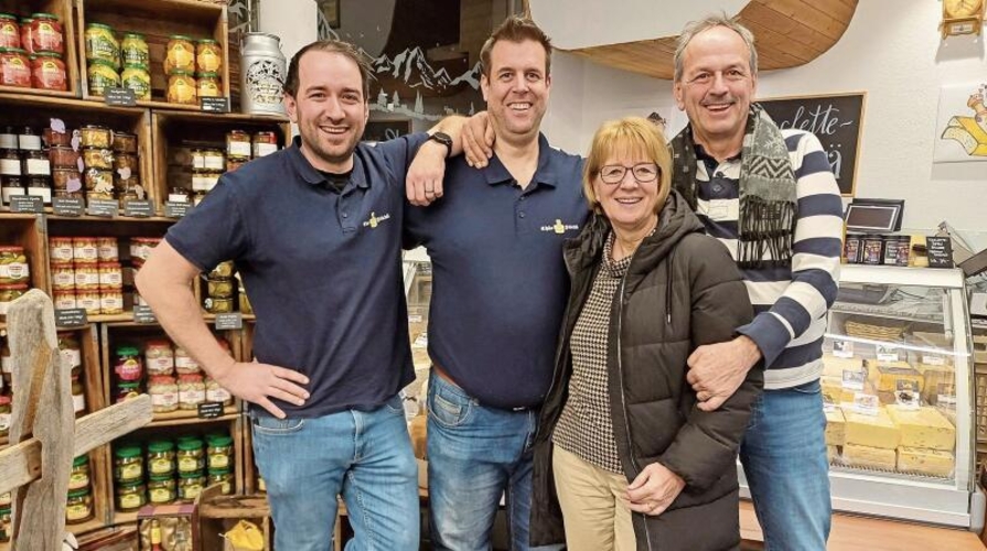 Von links: Michael Stöckli, Stefan Troxler, Esther Stöckli und Stefan Stöckli arbeiten mit viel Herzlichkeit und Engagement für ihre Kundschaft. (Bilder Regula Zellweger)