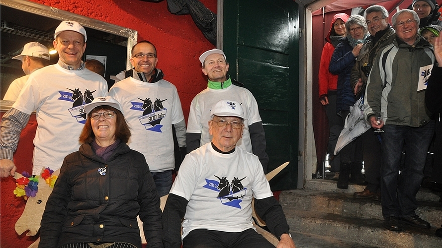 Ein Bänkli fürs OK. Hinten, von links: Andreas Leidenix, Max Wyder, Werner Eugster. Vorne: Alice Huber und OK-Präsident Jean-Pierre Feuz.