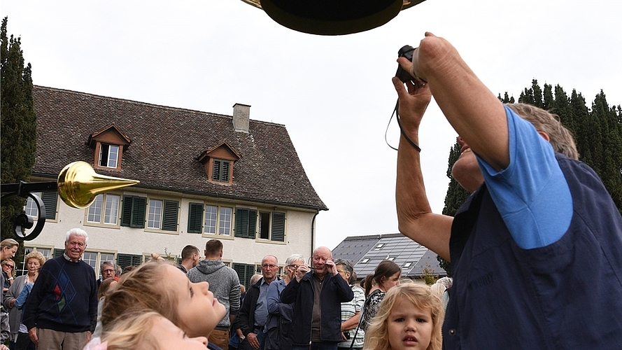 Wie sieht es denn im Innern der Kugel aus? Wie sieht es denn im Innern der Kugel aus?