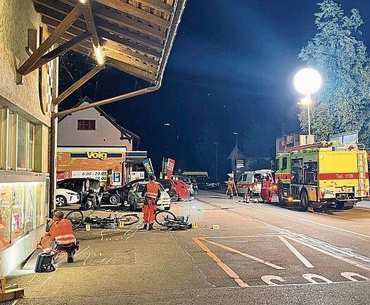 Spurensicherung an der Unfallstelle. (Bild Kapo ZH)