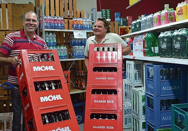 Daniel Bill (links) schliesst sich Hanspeter Bösch an. (Bild Thomas Stöckli)
