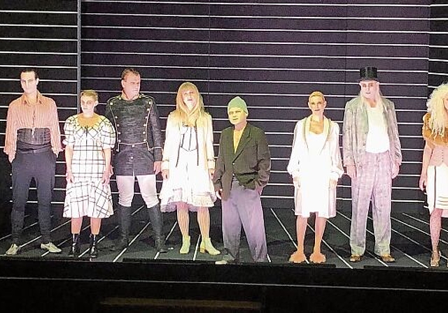Das Ensemble TKZ als «feine» Londoner Gesellschaft von 1838. (Bild Christine Häusermann)