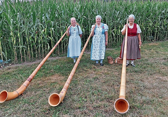 An der diesjährigen Bundesfeier war auch die Alphornbläser-Vereinigung Zürich-Stadt wieder mit einem Trio vertreten.  