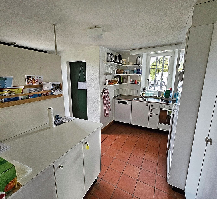 Das Pfarrhaus in Aeugst soll im Innern umgebaut werden. Unter anderem soll der Zugang zur «Chilestube» nicht mehr durch die Küche führen. (Bild/Plan zvg)