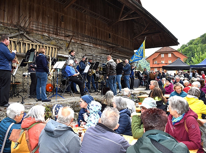 Unterhaltung durch die Musikgesellschaft Stallikon. Unterhaltung durch die Musikgesellschaft Stallikon.