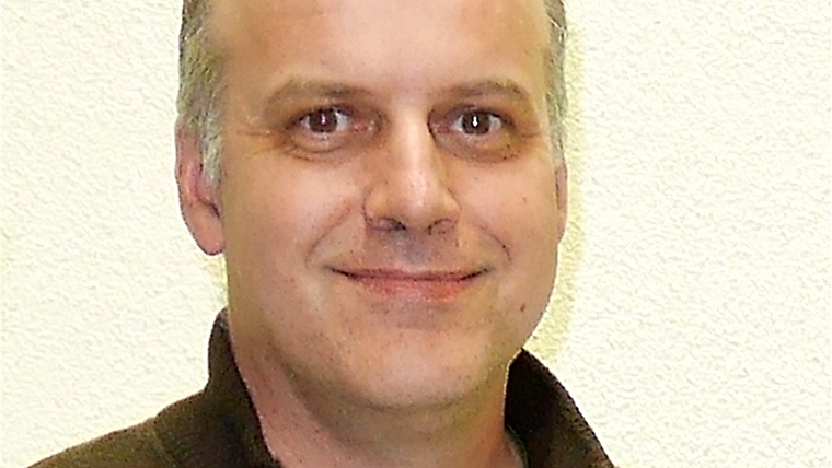 Schulpräsident und Gemeinderat Christian Plüss tritt im kommenden Jahr vorzeitig zurück. (Bild map.)