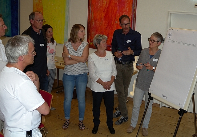 Engagierte Diskussionen beim Austausch in den Gruppen. <em>(Bild Marianne Voss)</em>