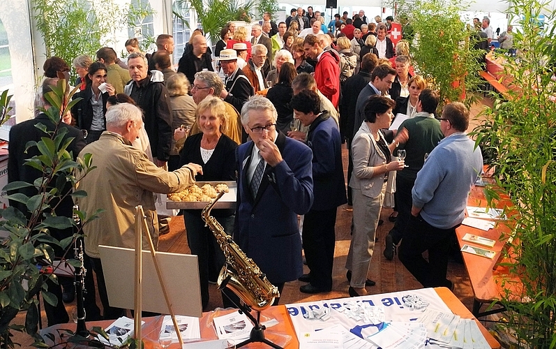 Das gegenseitige Kennenlernen fällt am Apéro leichter. (Bilder Hansruedi Huber)
