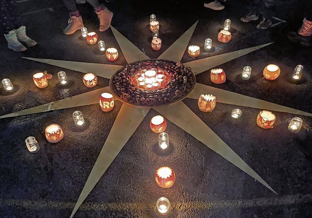 Eine Räbeliechtli-Ausstellung vom vergangenen Jahr in Obfelden. (Bild Dominik Stierli)