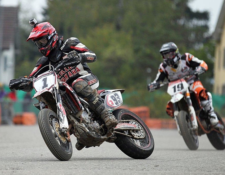 Nach seinem Sieg im zweiten Durchgang stand Mike Zürcher am Finale in Ramsen bereits definitiv als SAM-Meister fest und durfte deshalb erstmals die Startnummer 1 tragen. (Bild Patrick Siegrist)
