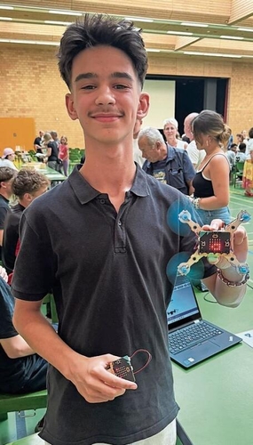 David Kutlesa baute eine eigene Drohne. (Bilder Dominik Stierli)