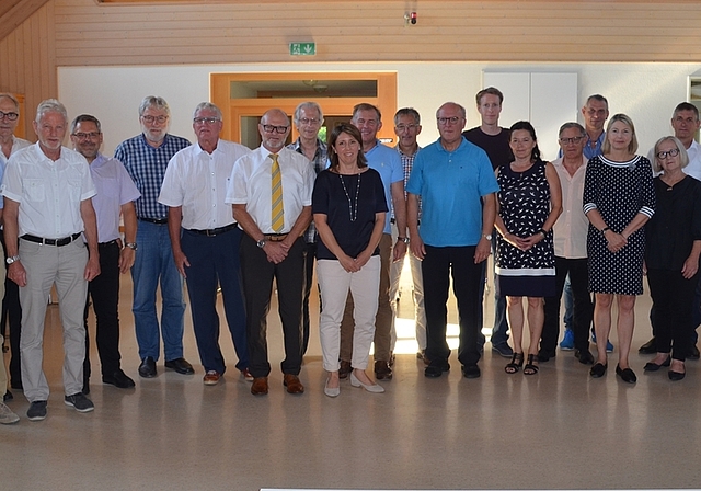 Die amtierenden und designierten Gemeindepräsidenten des Bezirks. Von links die Abtretenden: Andreas Binder (Maschwanden), Ruedi Müller (Aeugst), Kurt Bär (Kappel), Marcel Fuchs (Rifferswil), Bertram Thurnherr (Hedingen), Hanspeter Eichenberger (W
