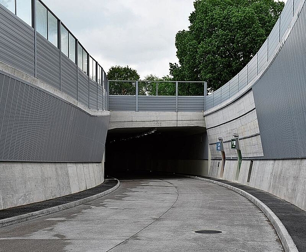 Das fertiggestellte Eingangsportal der Bickwiler Überdeckung. (Bilder Dominik Stierli)