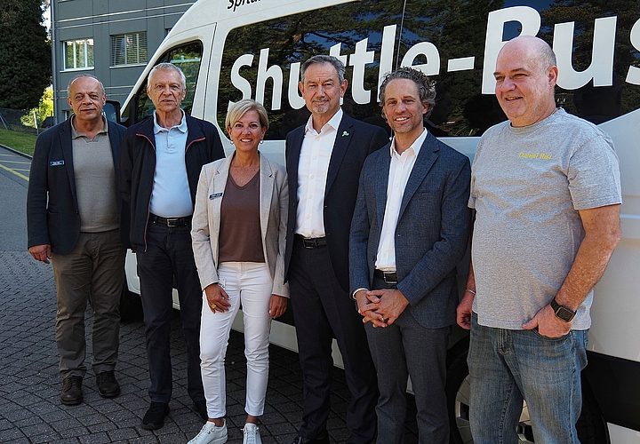 Bojan Vidic, Pflegezentrum; Charles Höhn, Stiftung Spital Affoltern; Nadine Arnold, Leiterin Personal; Erwin Höfliger, Verwaltungsrat; Alexander Soland, CFO; Daniel Risi, Leiter Gebäudemanagement (von links).