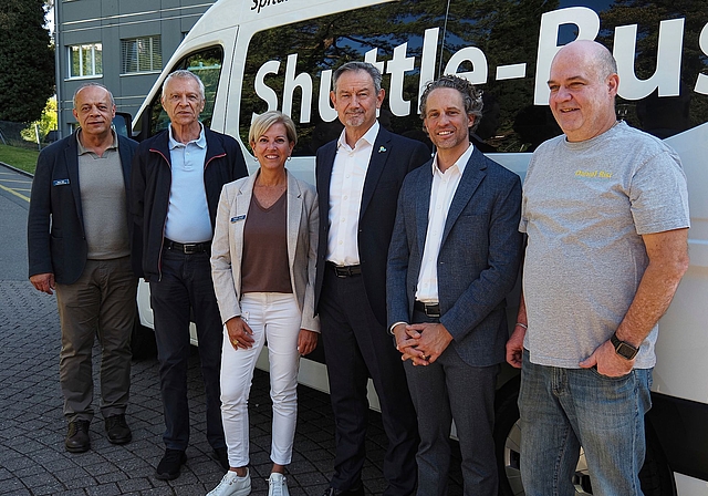 Bojan Vidic, Pflegezentrum; Charles Höhn, Stiftung Spital Affoltern; Nadine Arnold, Leiterin Personal; Erwin Höfliger, Verwaltungsrat; Alexander Soland, CFO; Daniel Risi, Leiter Gebäudemanagement (von links).