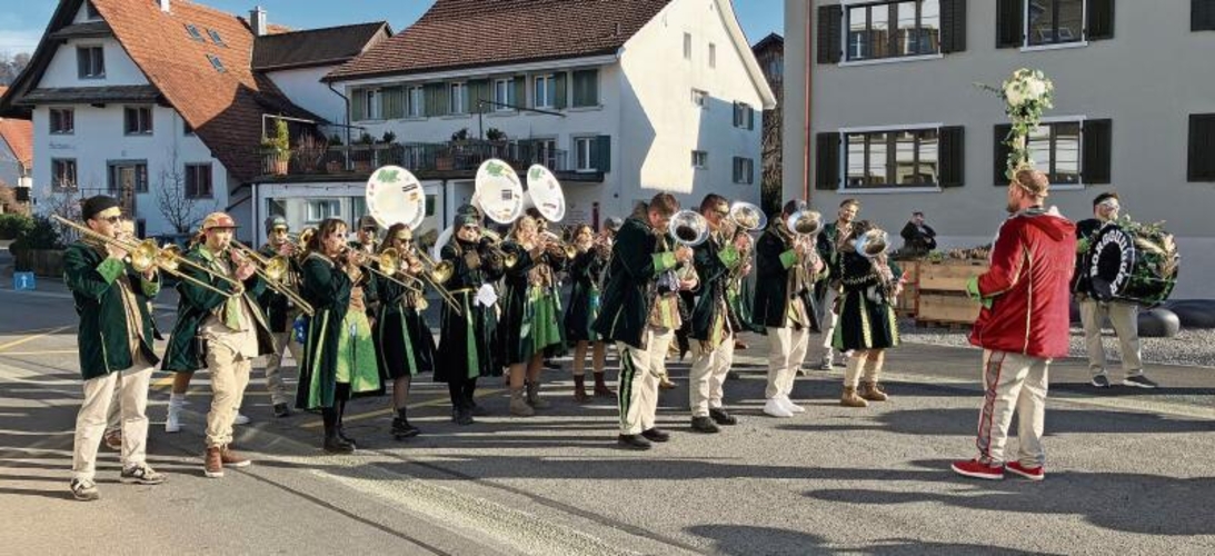 Die Borgguugger aus Büron sagten im letzten Moment zu, den Umzug anzuführen. (Bilder zvg)
