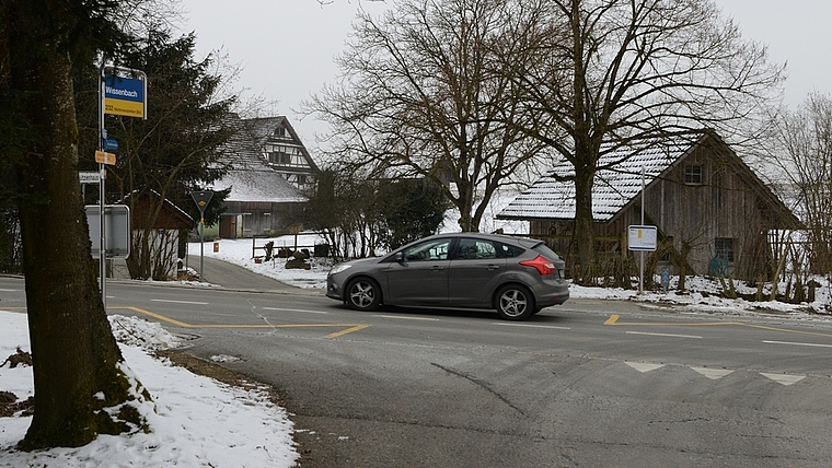 Die Überquerung der Rossauerstrasse beim Wissenbach soll sicherer werden. (Bild Andrea Bolliger.)