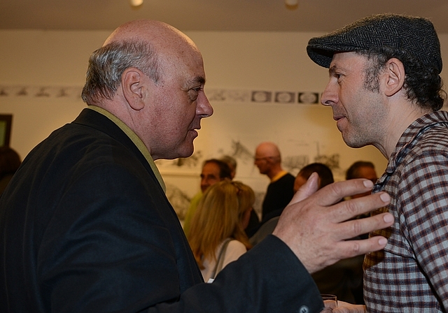 Hans Läubli (links) und Claudius Gentinetta an der Vernissage. (Bild Andrea Bolliger)